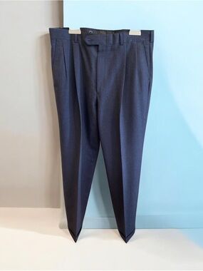 Burberry’s Vintage Men’s Dark Navy Pleated Dress Pants